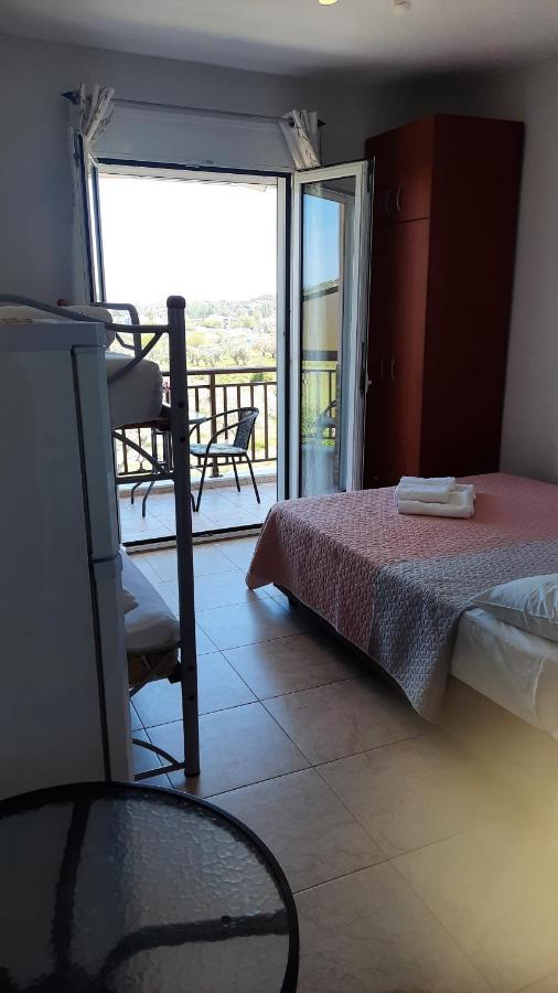 דירות אורמוס פנגיאס Sofia & Lakis House מראה חיצוני תמונה