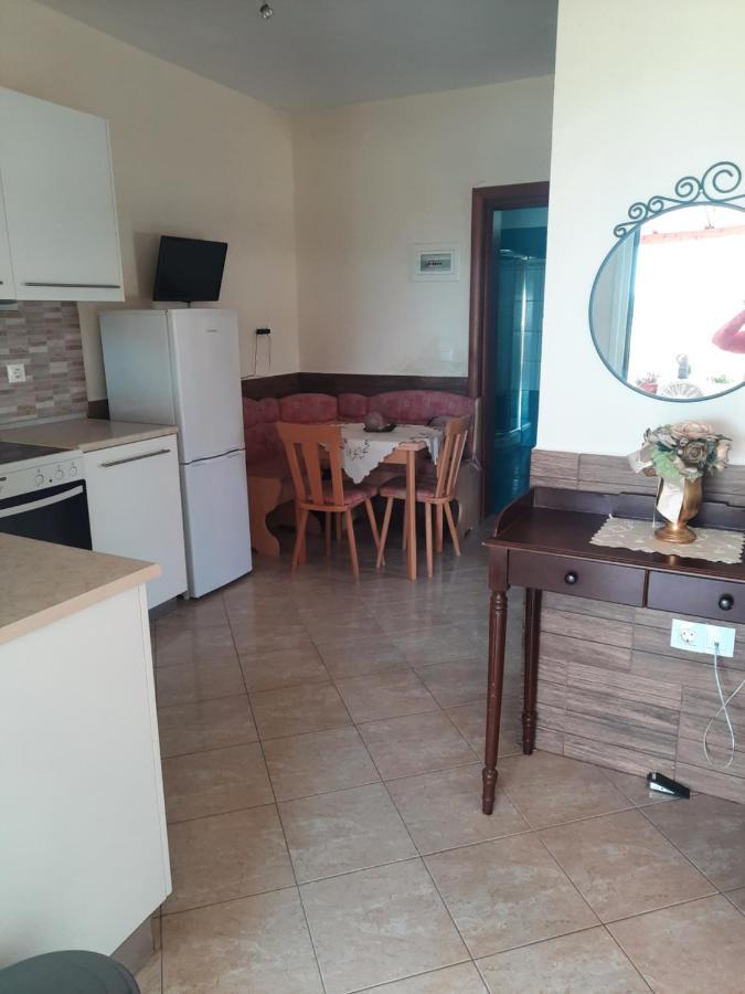 דירות אורמוס פנגיאס Sofia & Lakis House מראה חיצוני תמונה